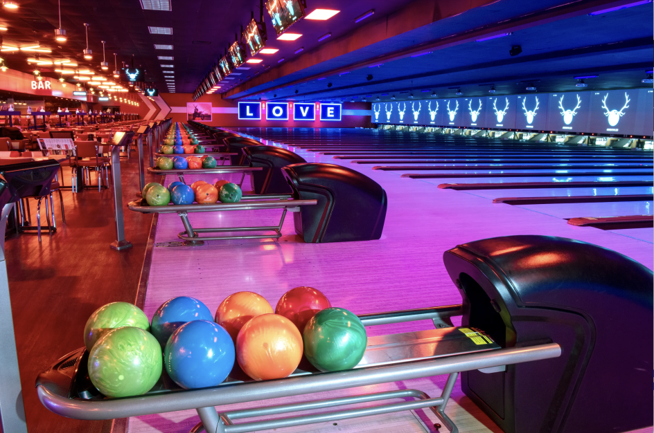 Bowling alley with cosmic bowling setup