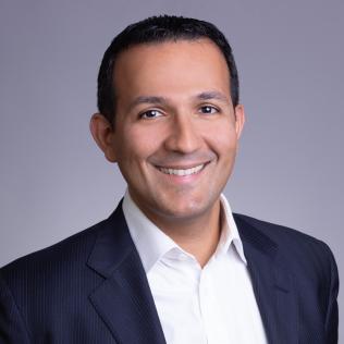 Cyrous Jame's headshot